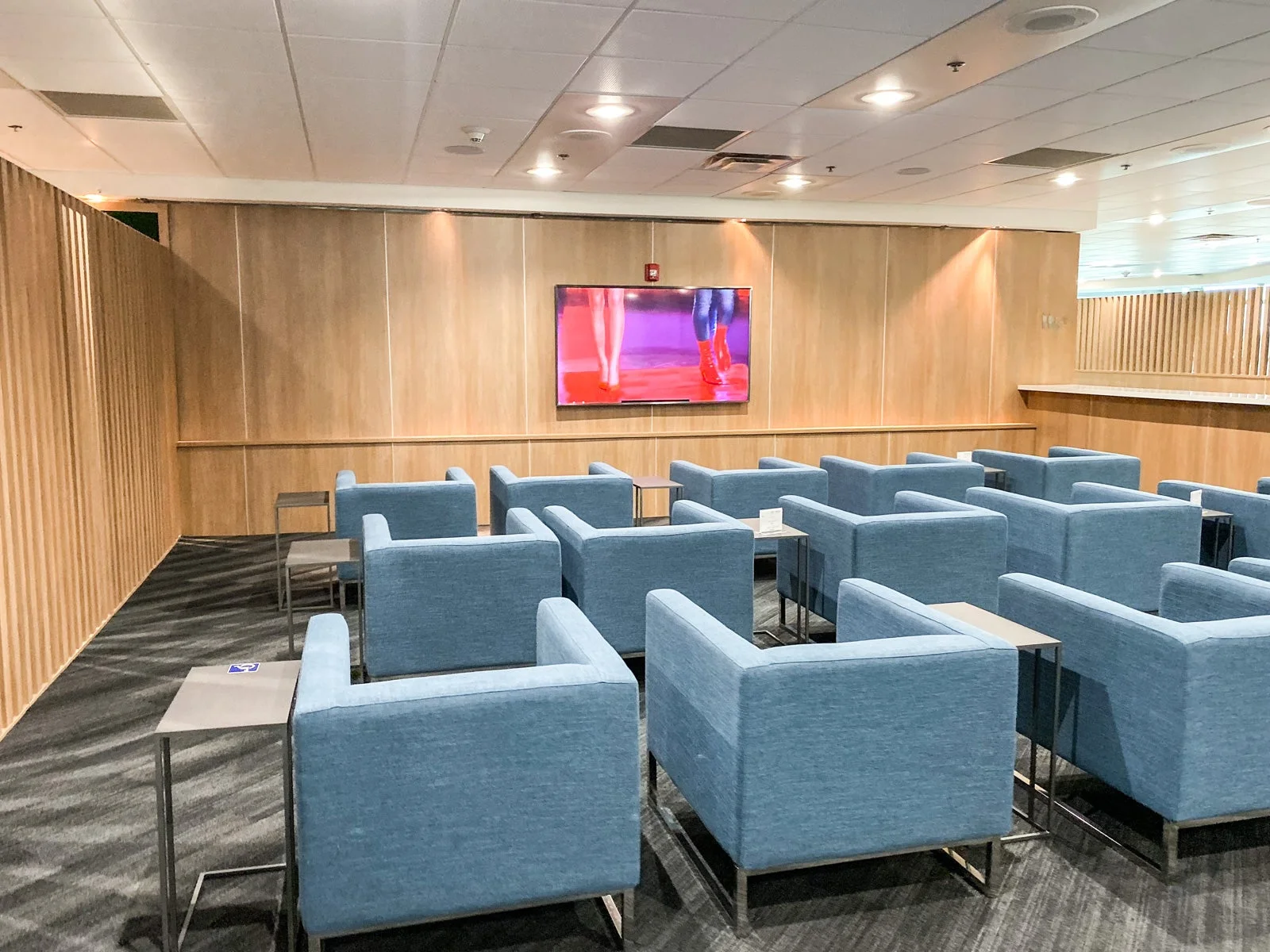 LATAM-lounge-miami-airport-MIA-10